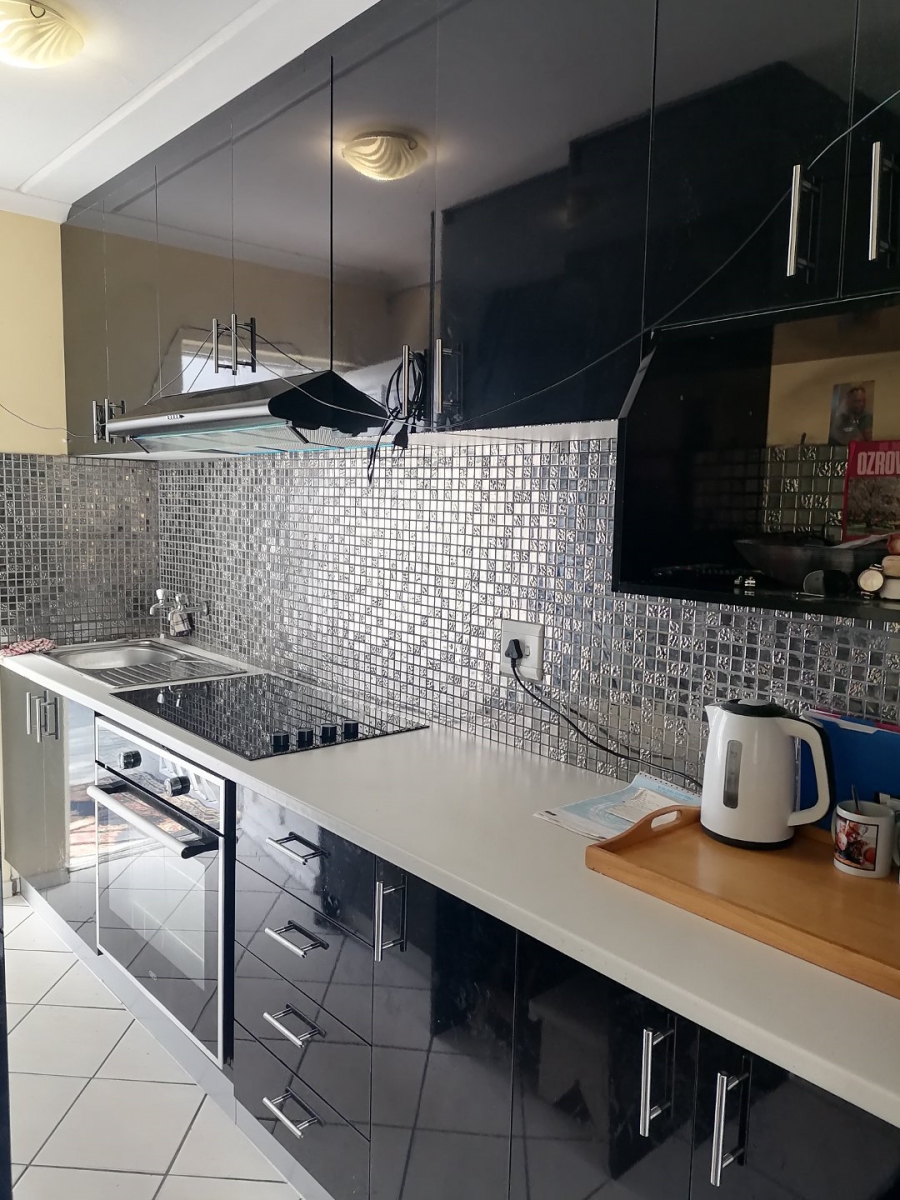 2 Bedroom Property for Sale in The Connifers Western Cape